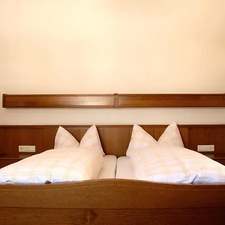 Gastehaus Daum Konukevi Fügen